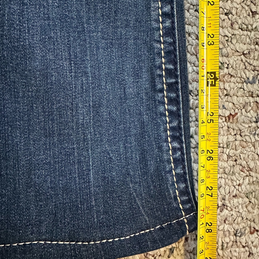 *Never worn* Women’s jeans size 28 bootcut short
Daytrip Virgo bootcut jeans